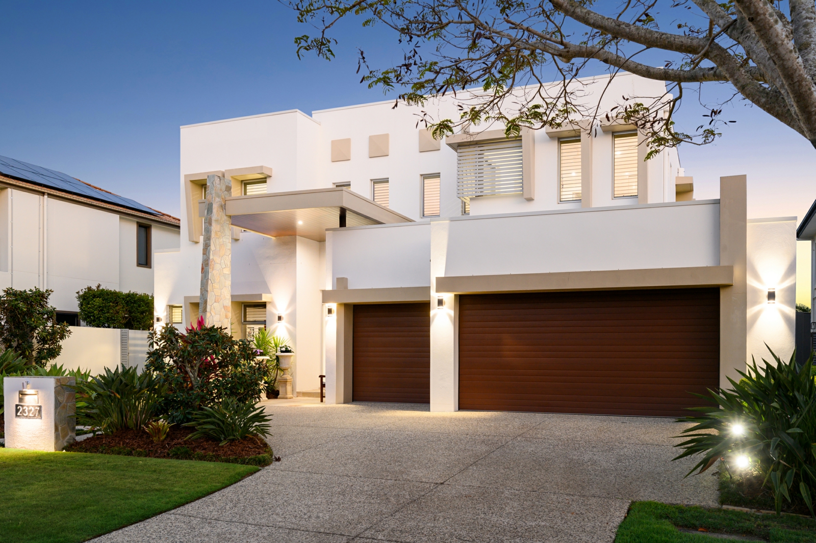 2327 Cressbrook Drive, HOPE ISLAND