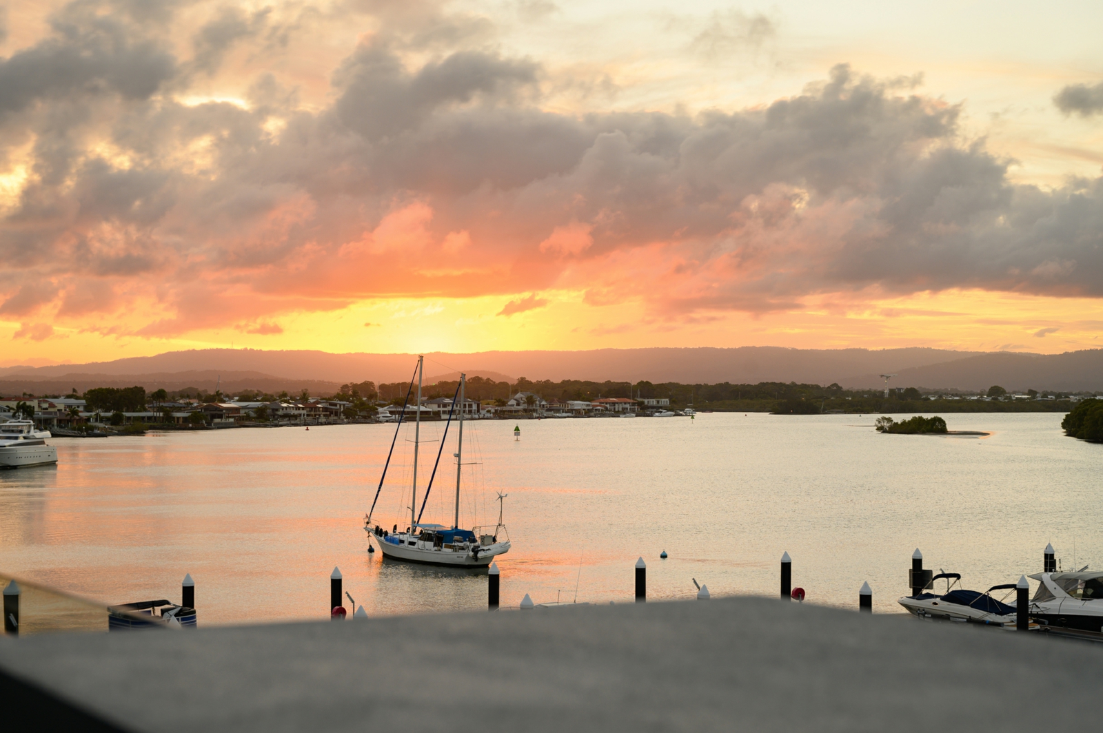 8/2 Marina Promenade, PARADISE POINT