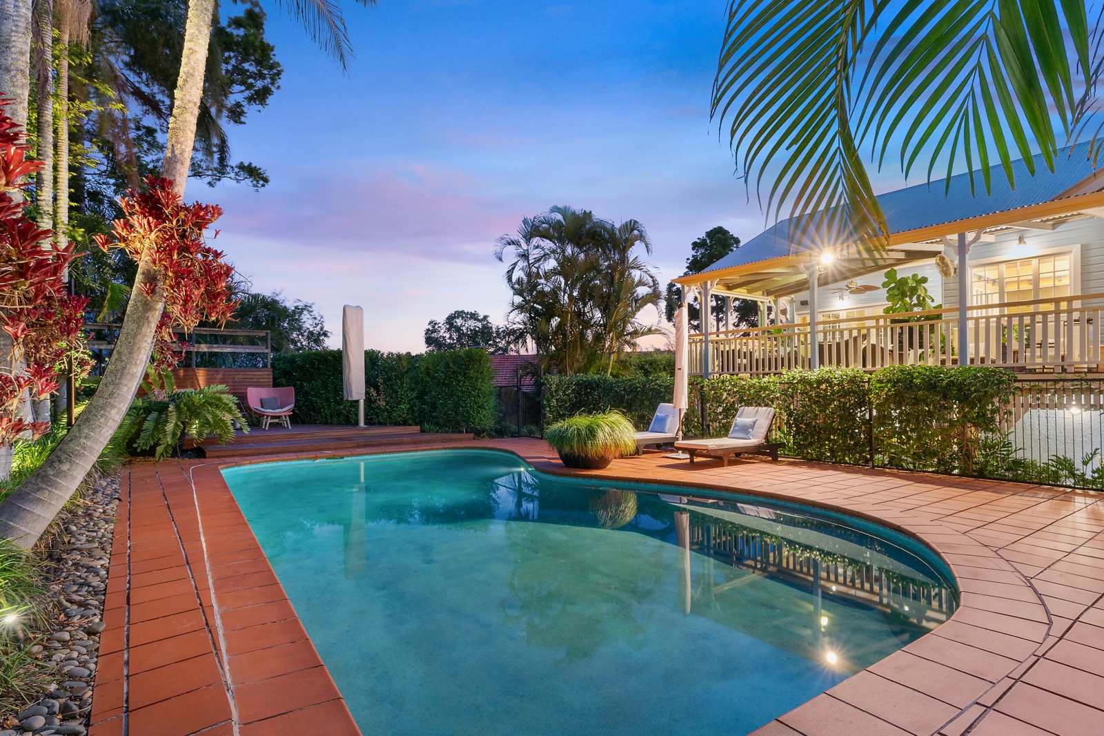 dusk pool1