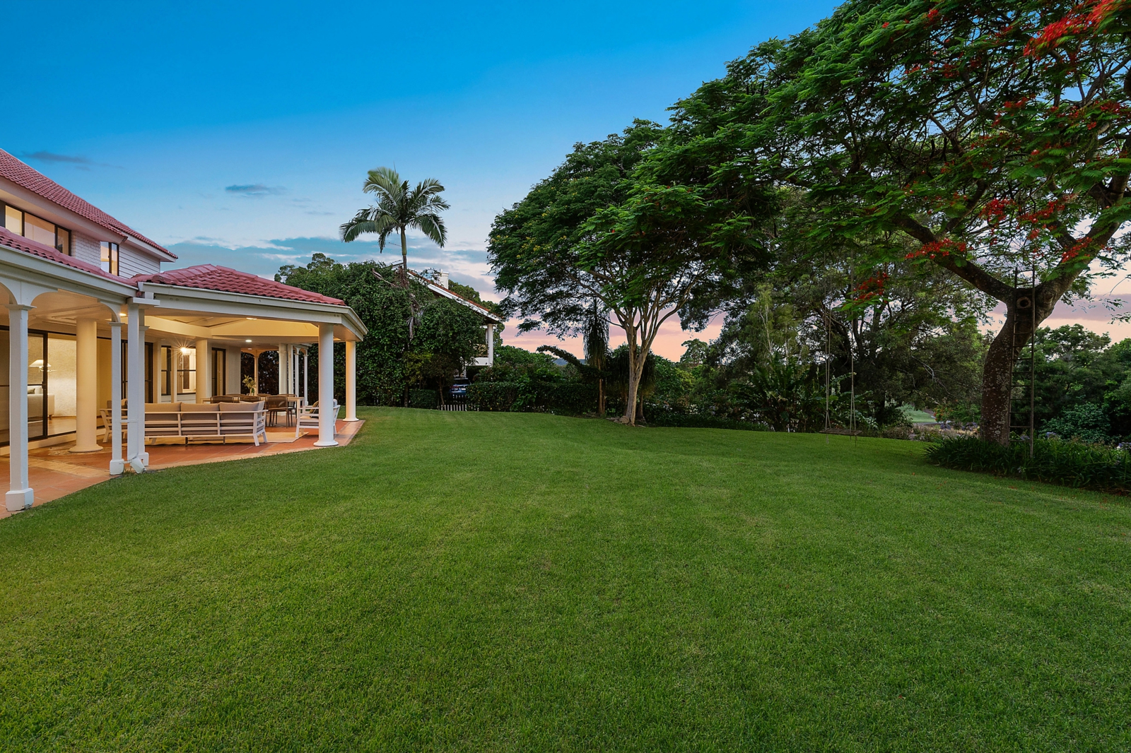 4 Carnoustie Court, INDOOROOPILLY