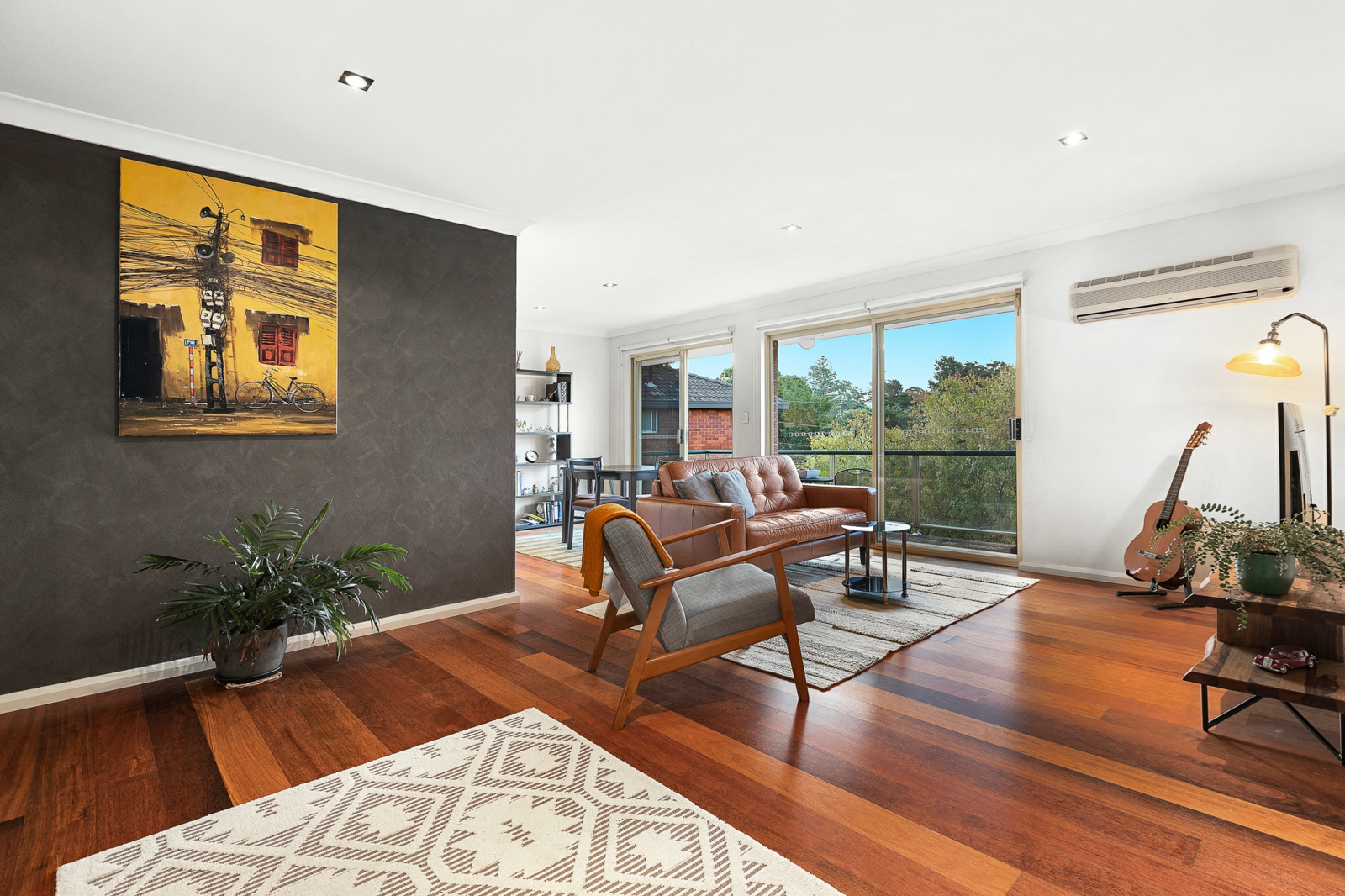 8/15A Cambridge Street, GLADESVILLE