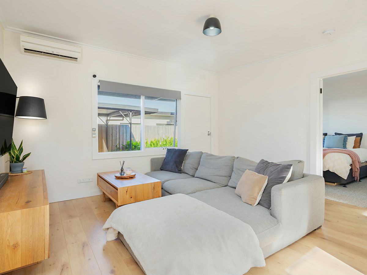 Lounge_Main Bed