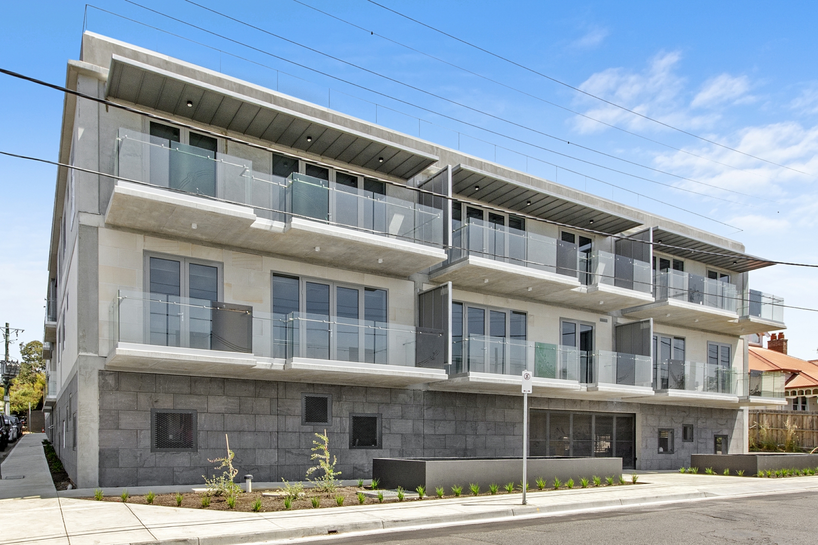 8/17 Halstead Place,Geelong West