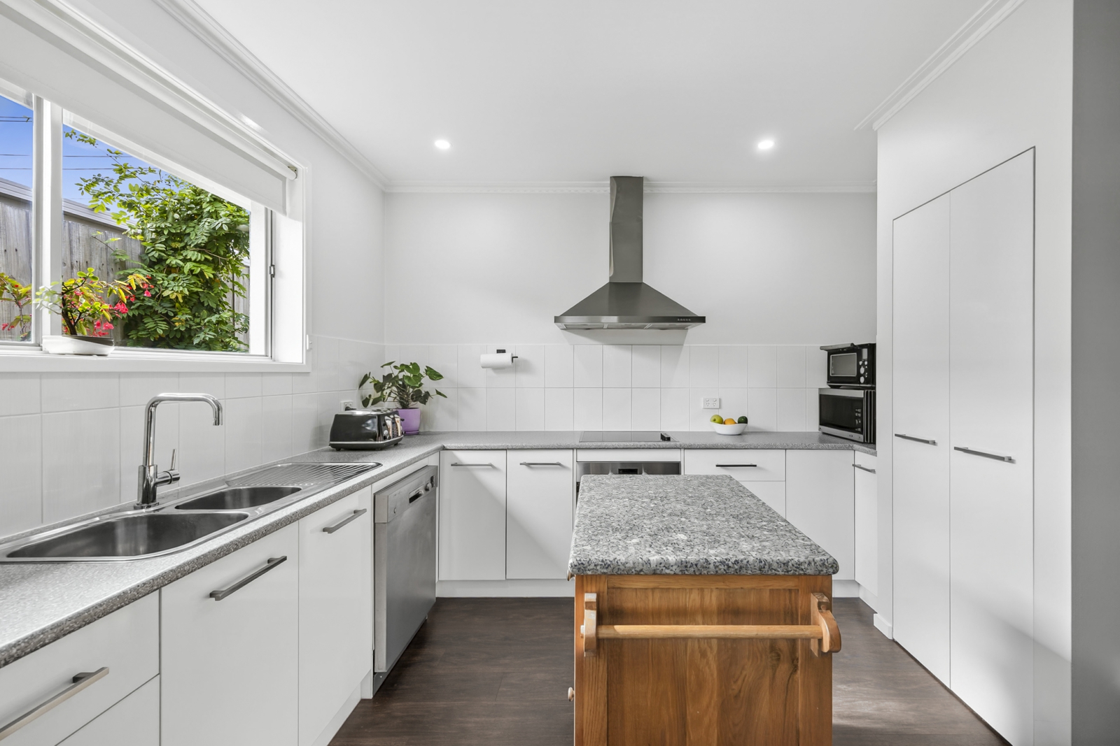 Kitchen2_bwrm-012.jpg