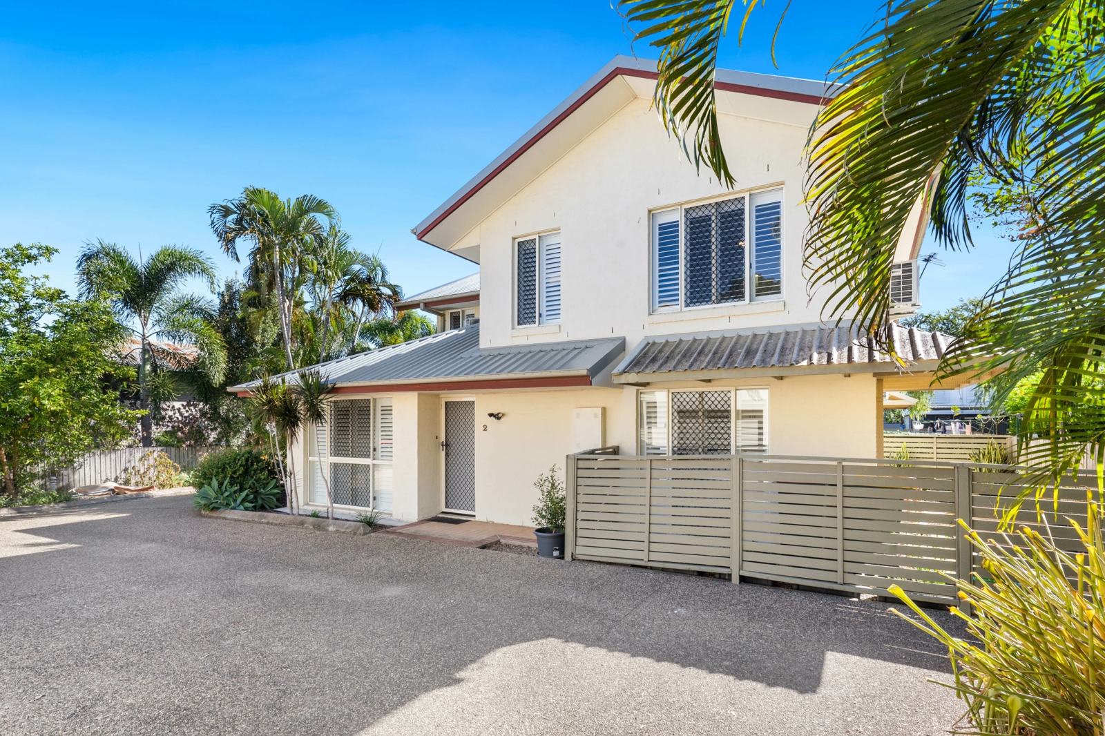 2/90 Livingstone Street, BERSERKER