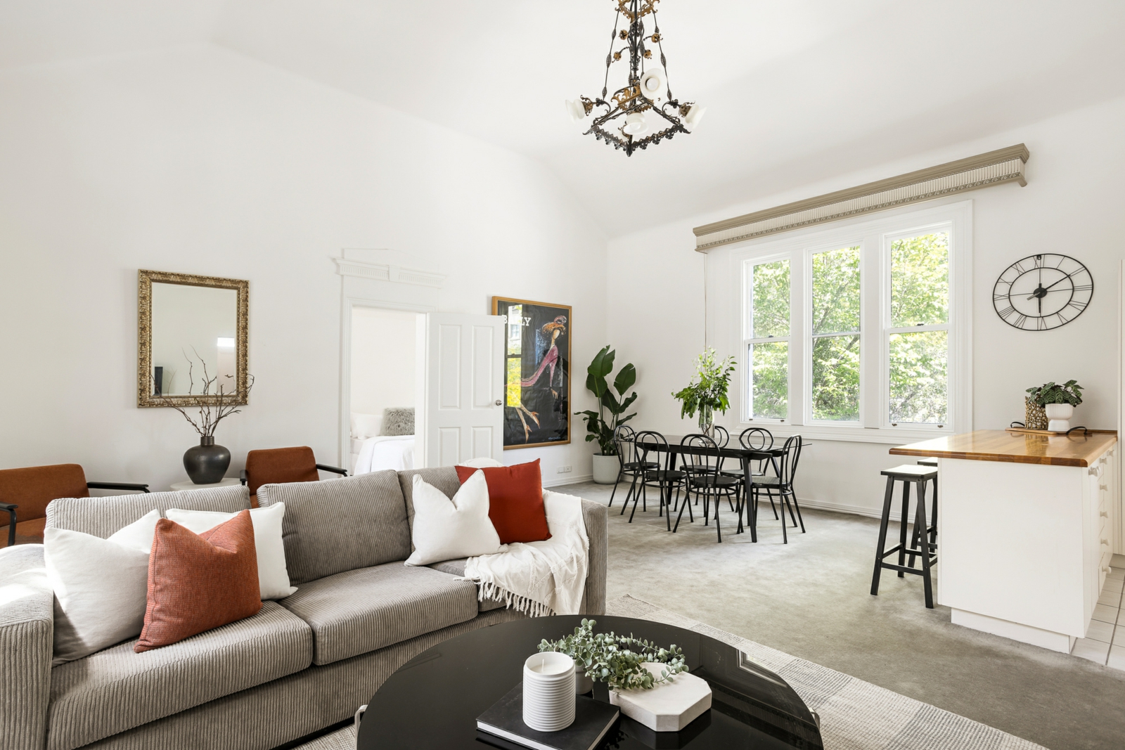8/25 Queens Road,Melbourne