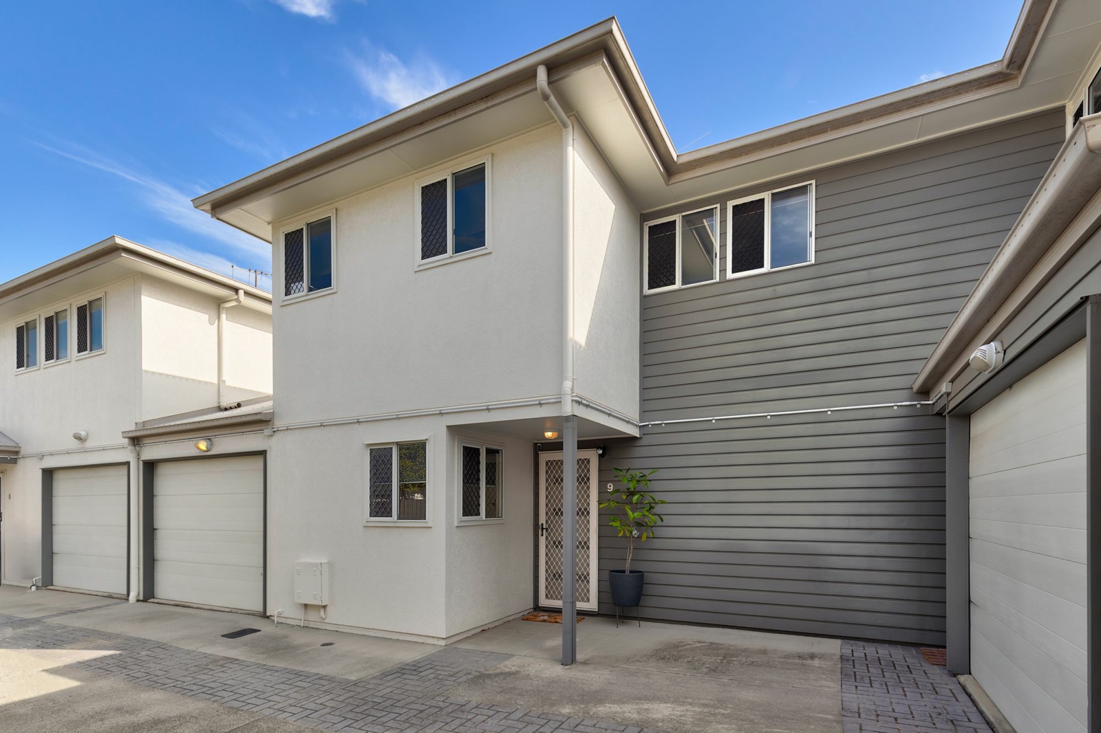 9/10 Church Road,Zillmere