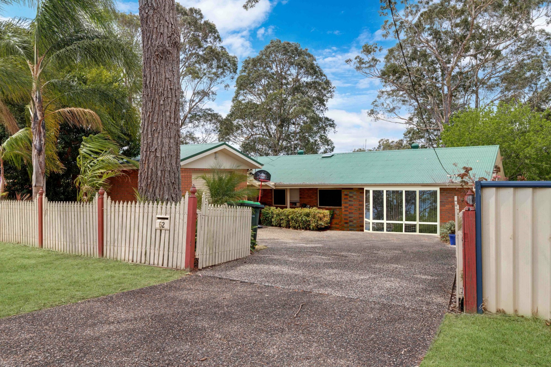 52 Berrima Parade, SURFSIDE