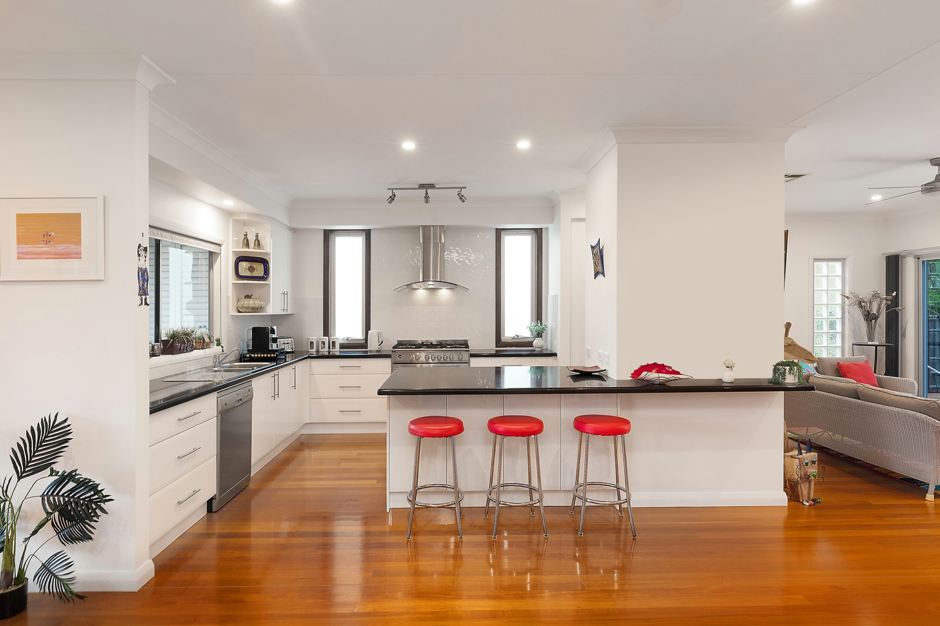 33 Olive Avenue, PHEGANS BAY