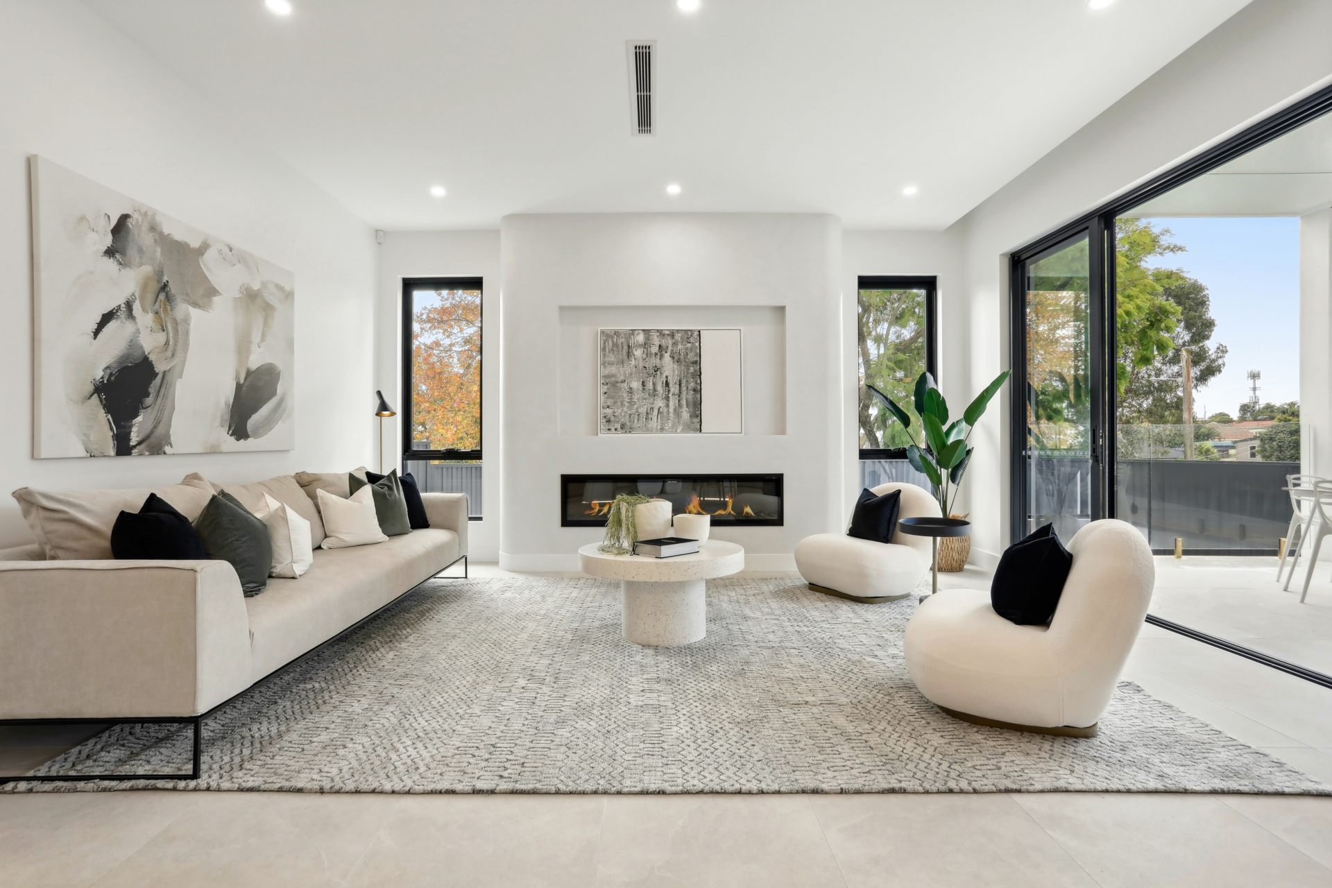15A Olive Cres, Peakhurst_06.jpg