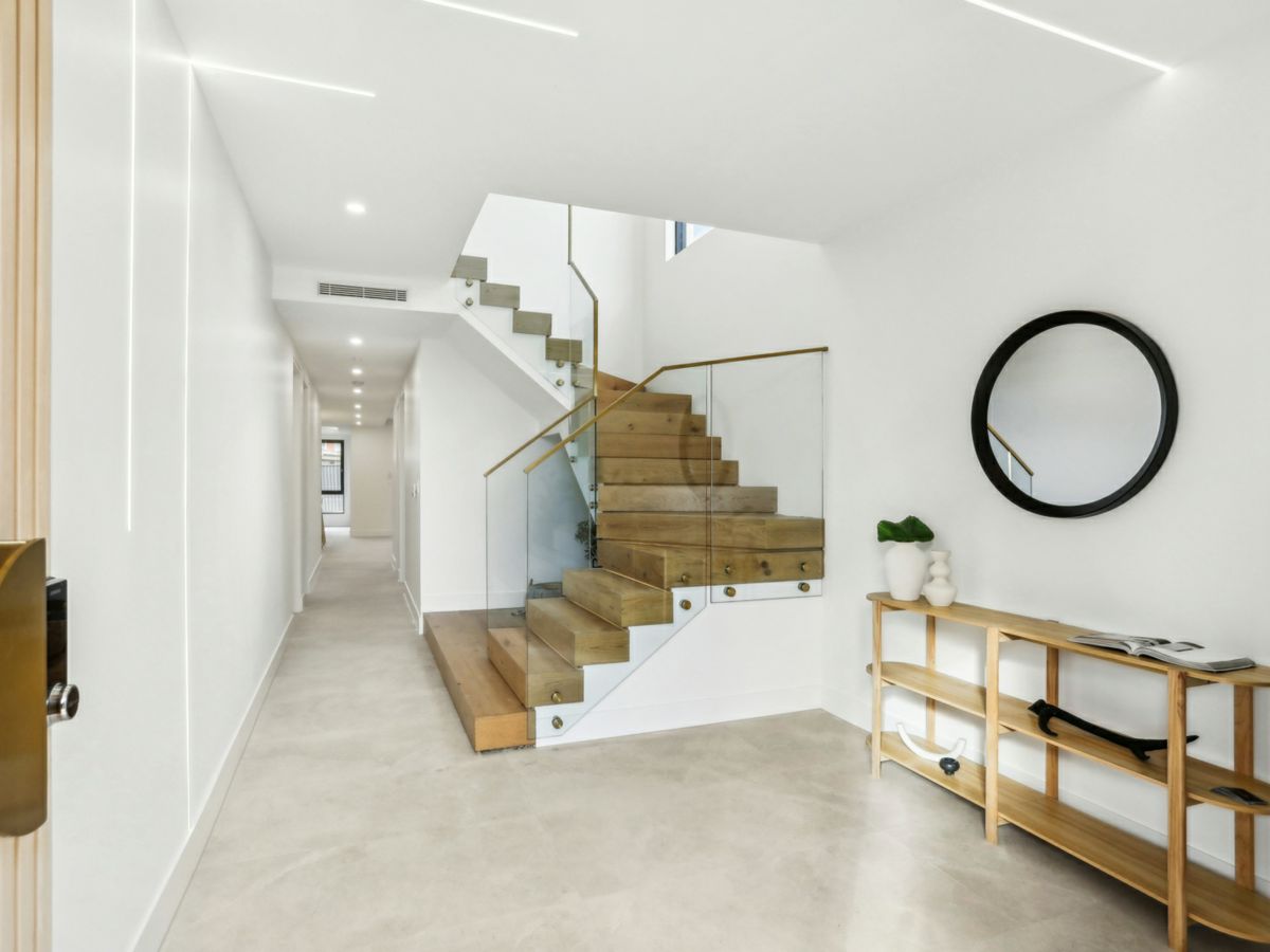 15 Olive Cres, Peakhurst_16.jpg
