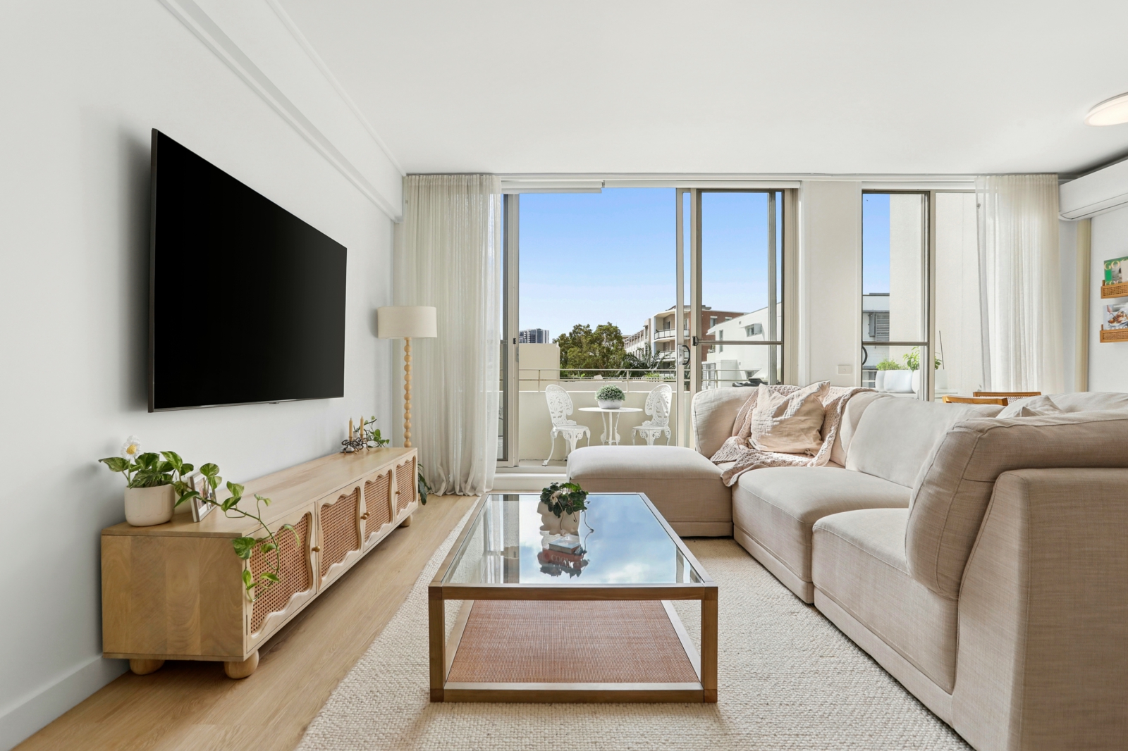 405-2 The Piazza, Wentworth Point_1.jpg