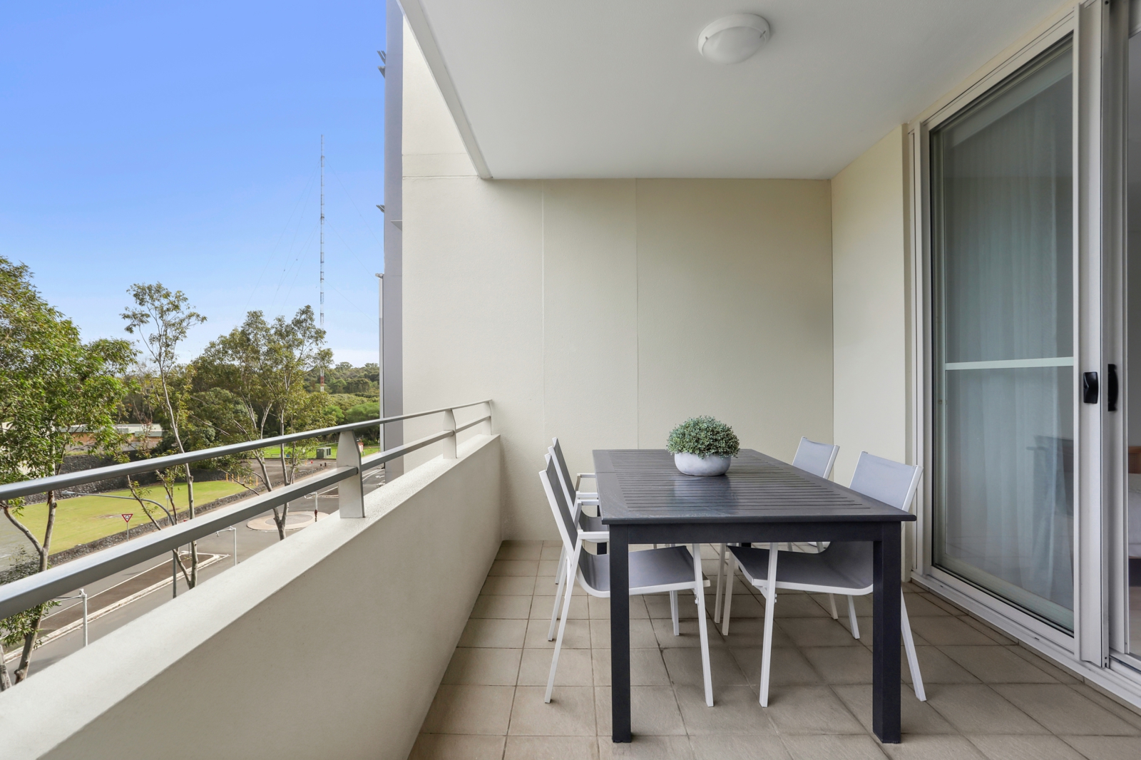 405-2 The Piazza, Wentworth Point_5.jpg