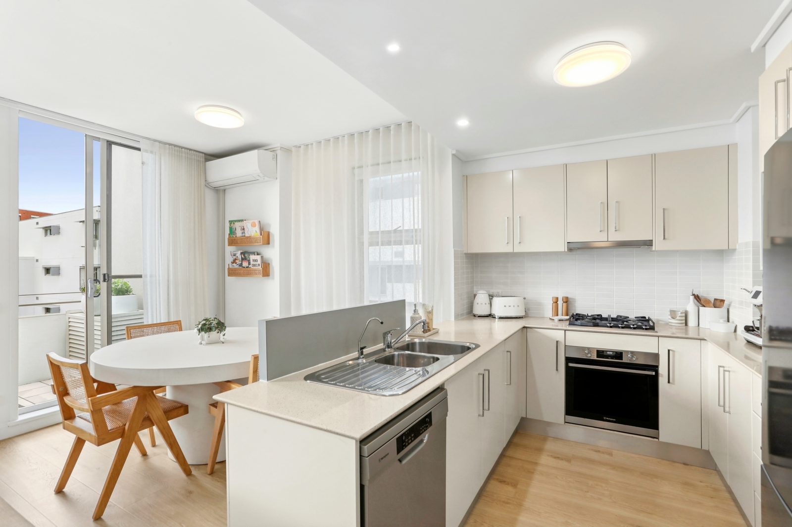 405-2 The Piazza, Wentworth Point_2.jpg