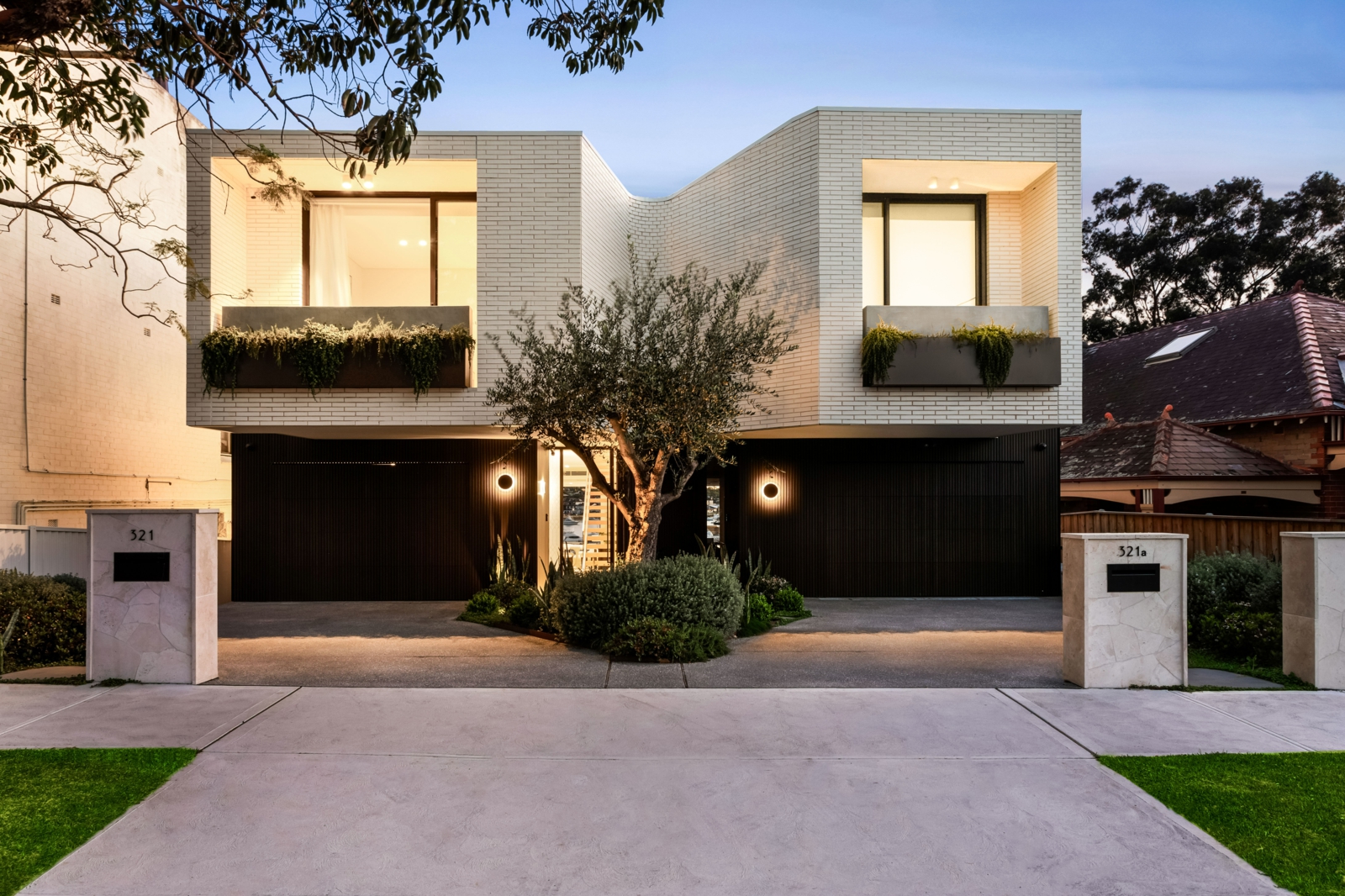 321 Victoria Place