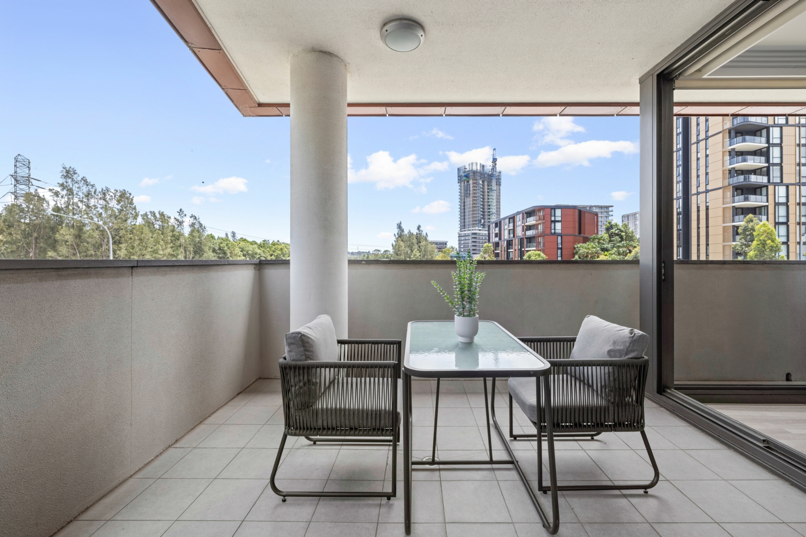 303/51 Hill Road