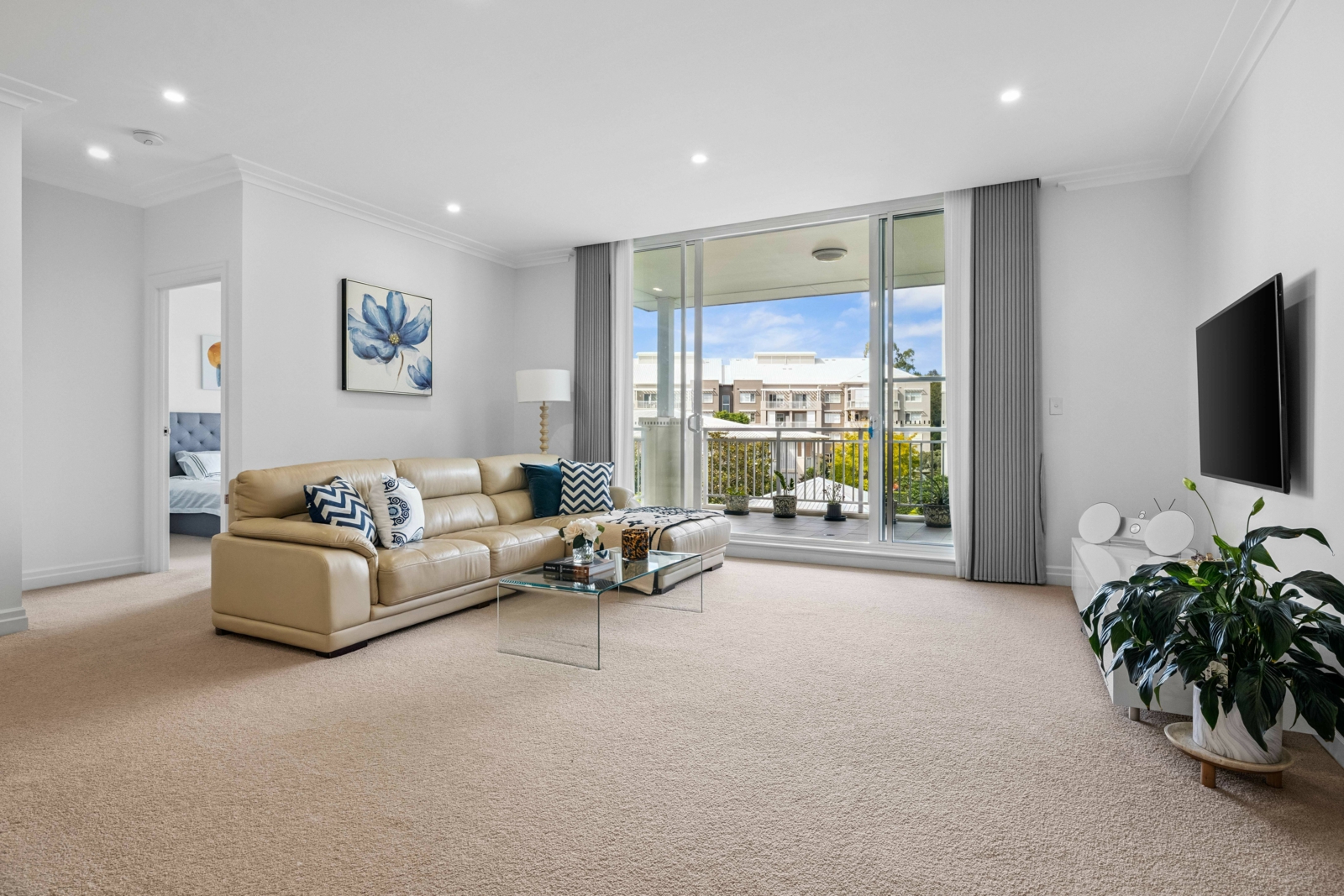 306-8 Peninsula Dr, Breakfast Point-3.jp