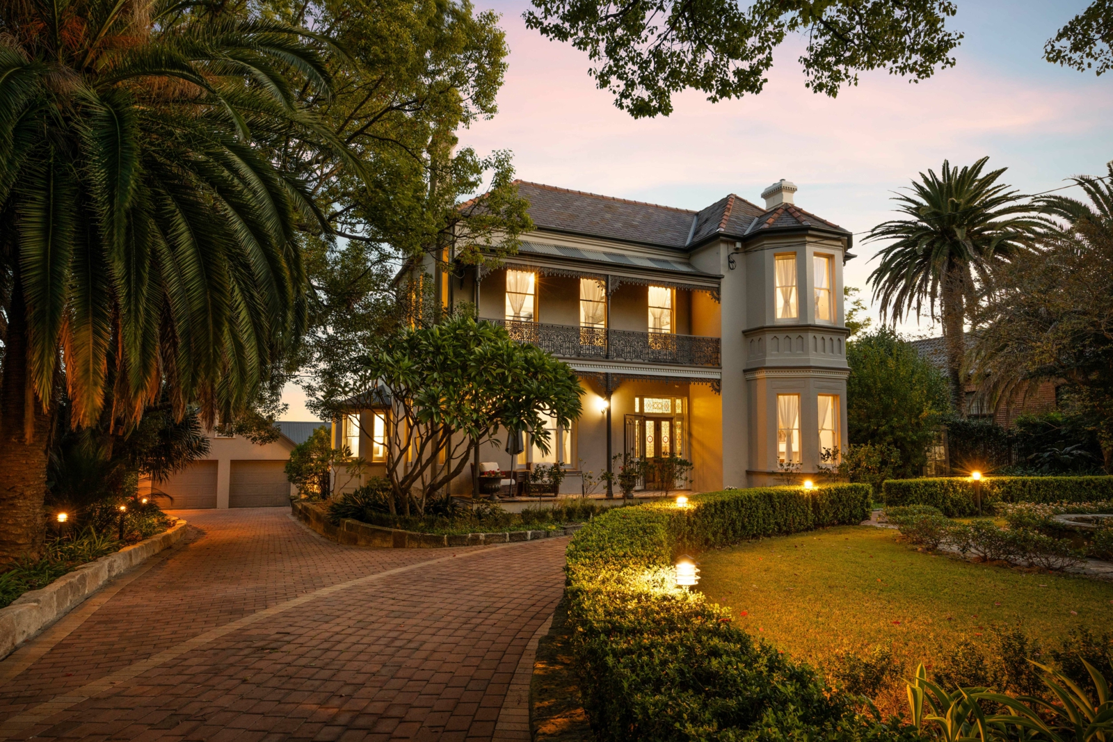 12 Clifton Avenue, BURWOOD