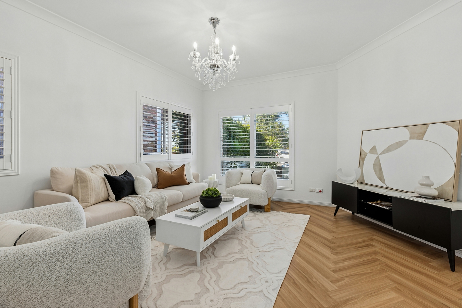 Living Room-02.jpg