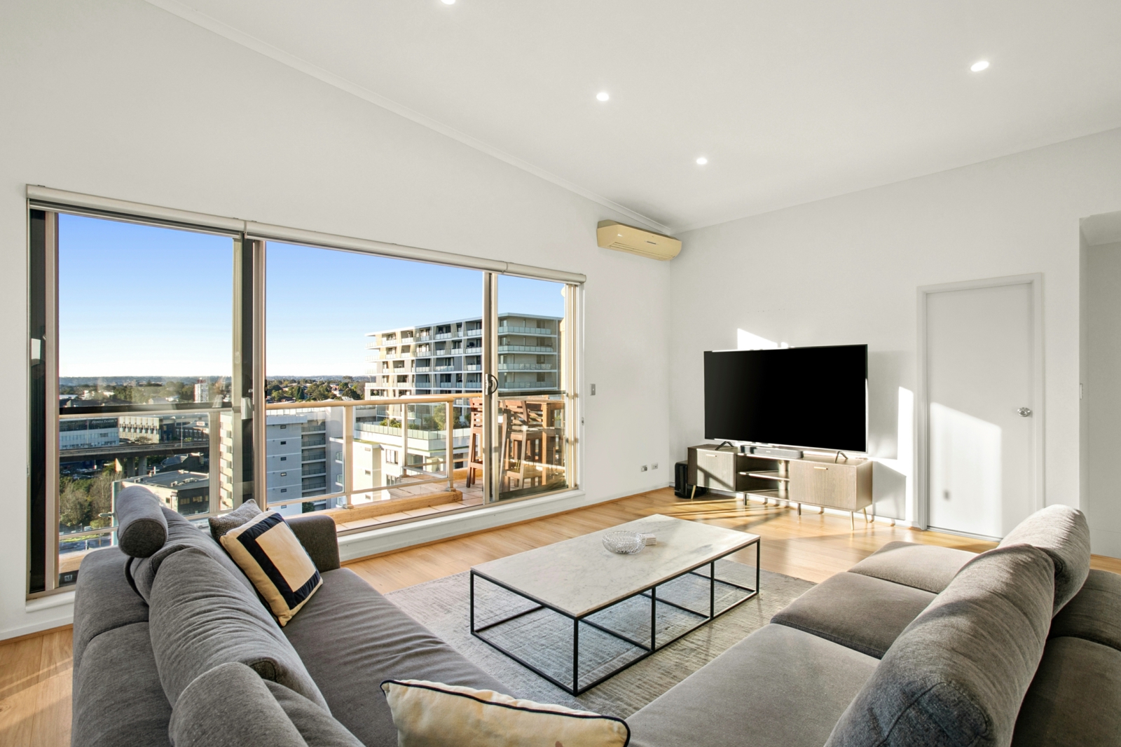 109-14-16 Station St, Homebush_05.jpg