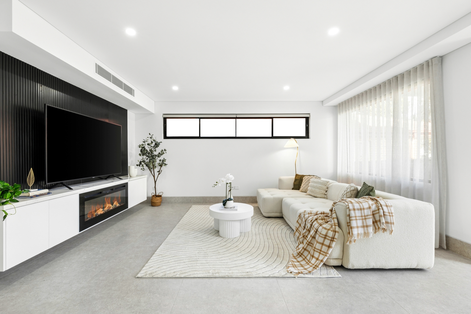 20a Wentworth St, Greenacre_03.jpg