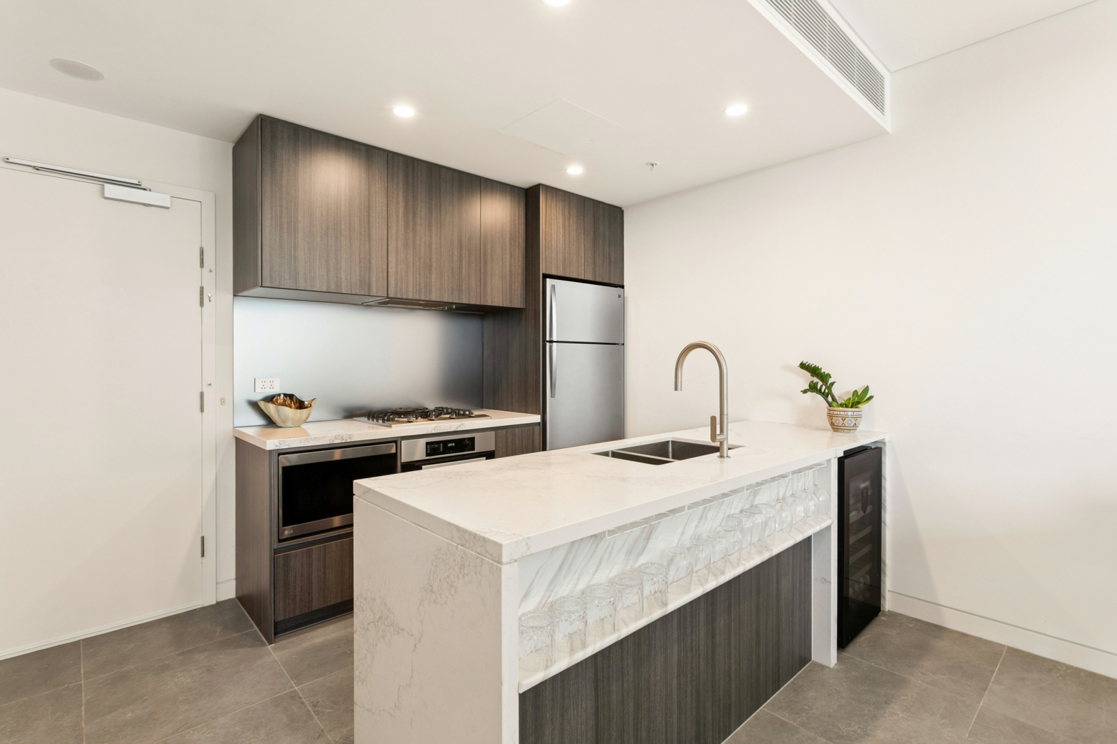 1603_9 Nipper St, Homebush, NSW 2140_05.
