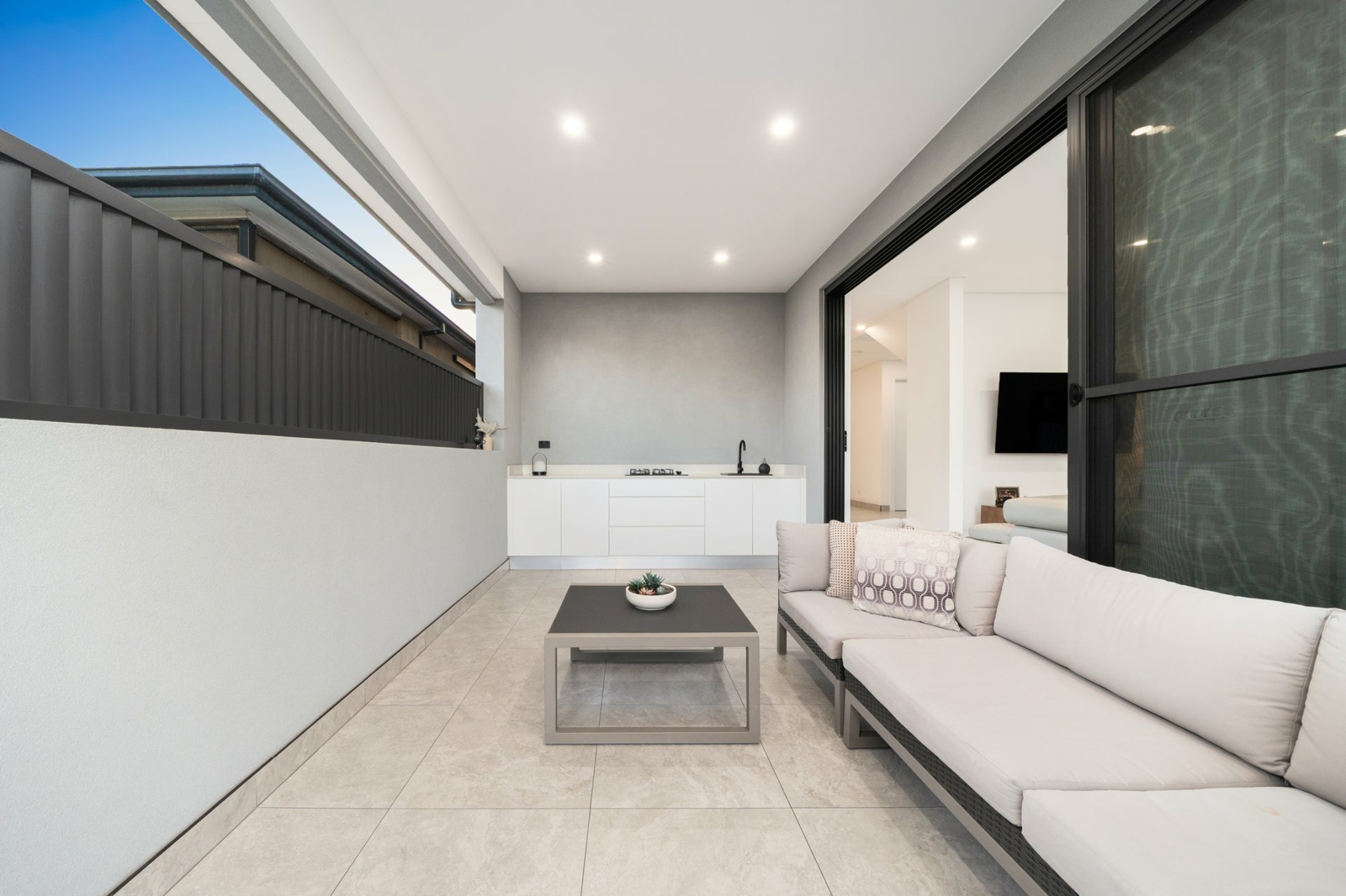 52 Macquarie Street, Greenacre-HR (9).jp