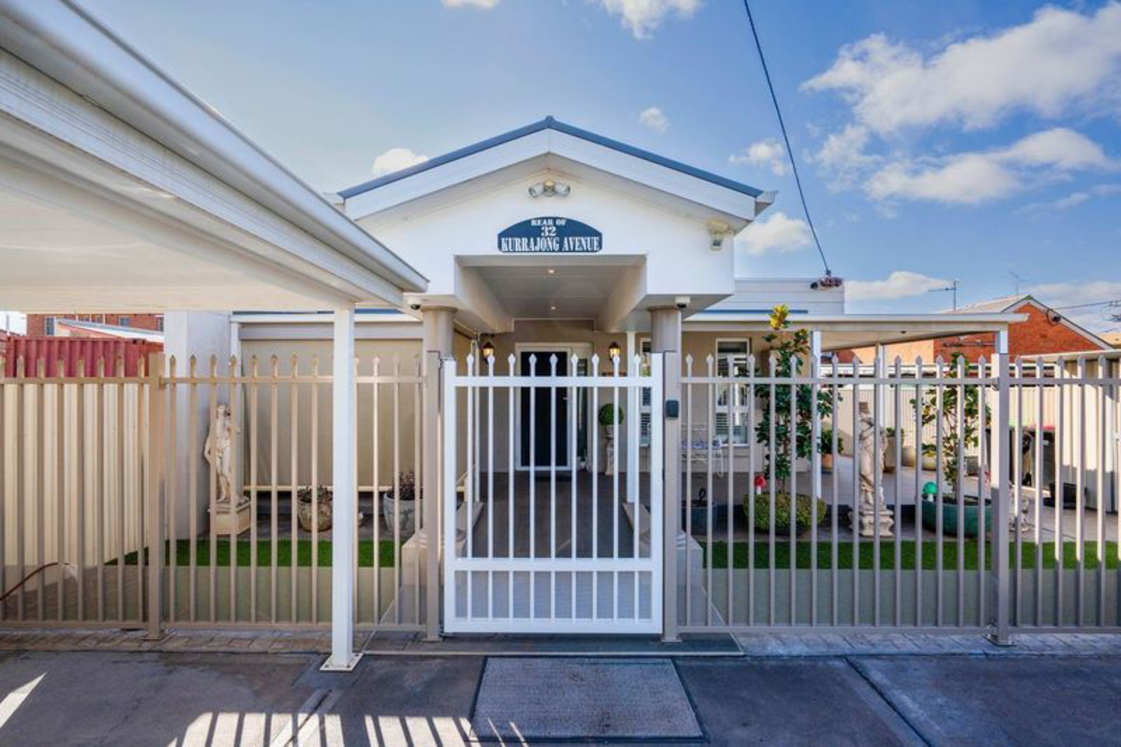 30-32 Kurrajong Avenue,Leeton