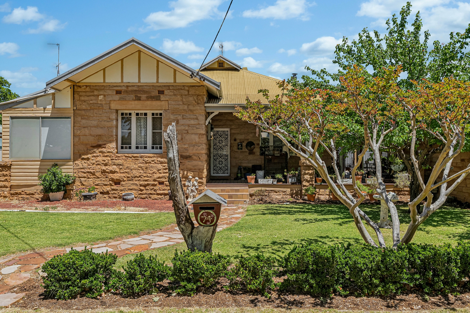 74 Larmer Street,Narrandera