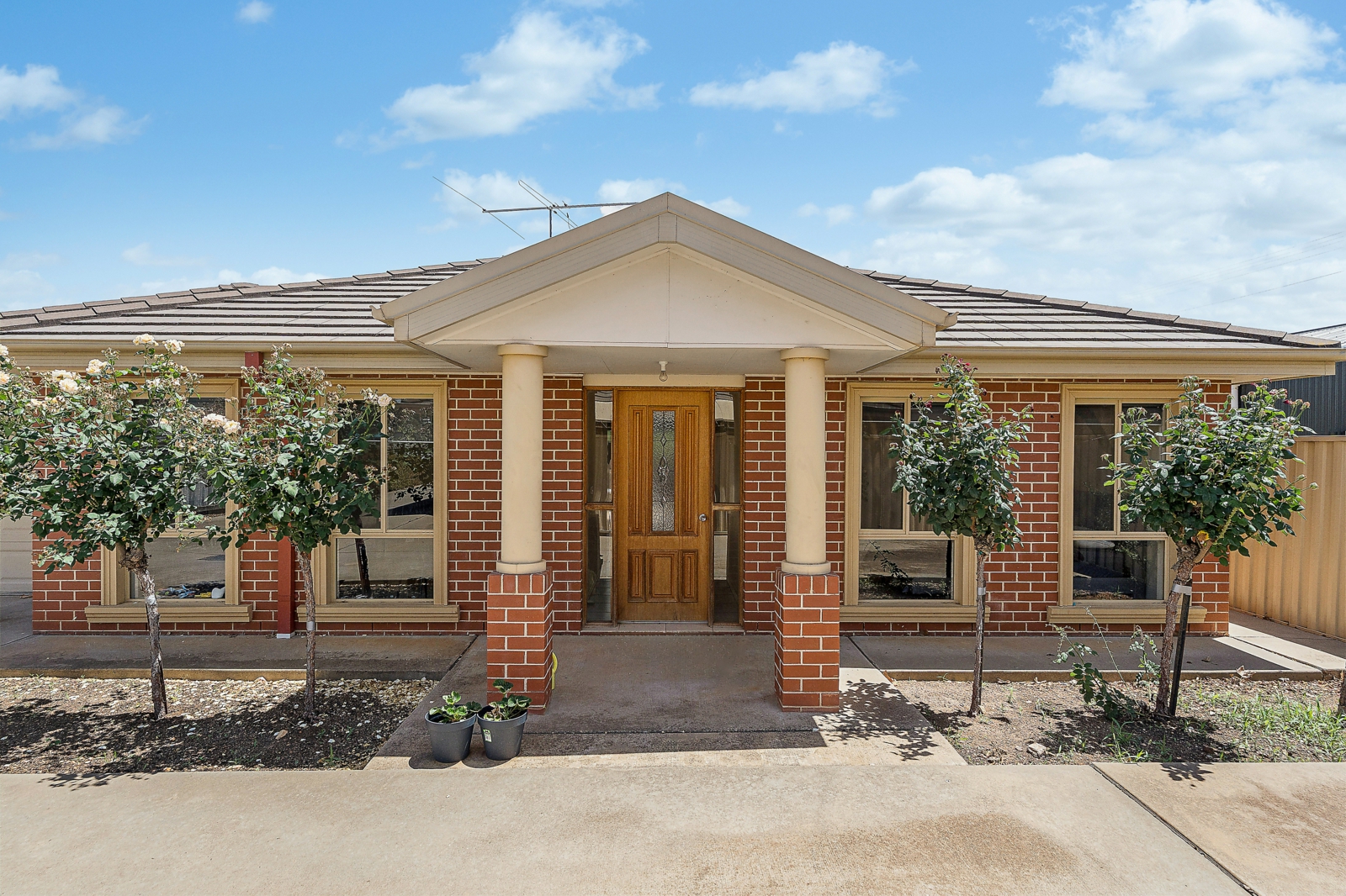 2/83 Parkes Street,Temora
