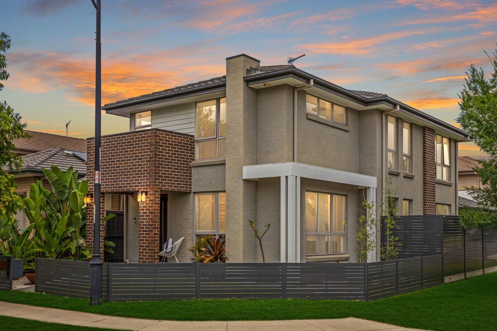 22-sundowner-parkway-gables-1.jpg