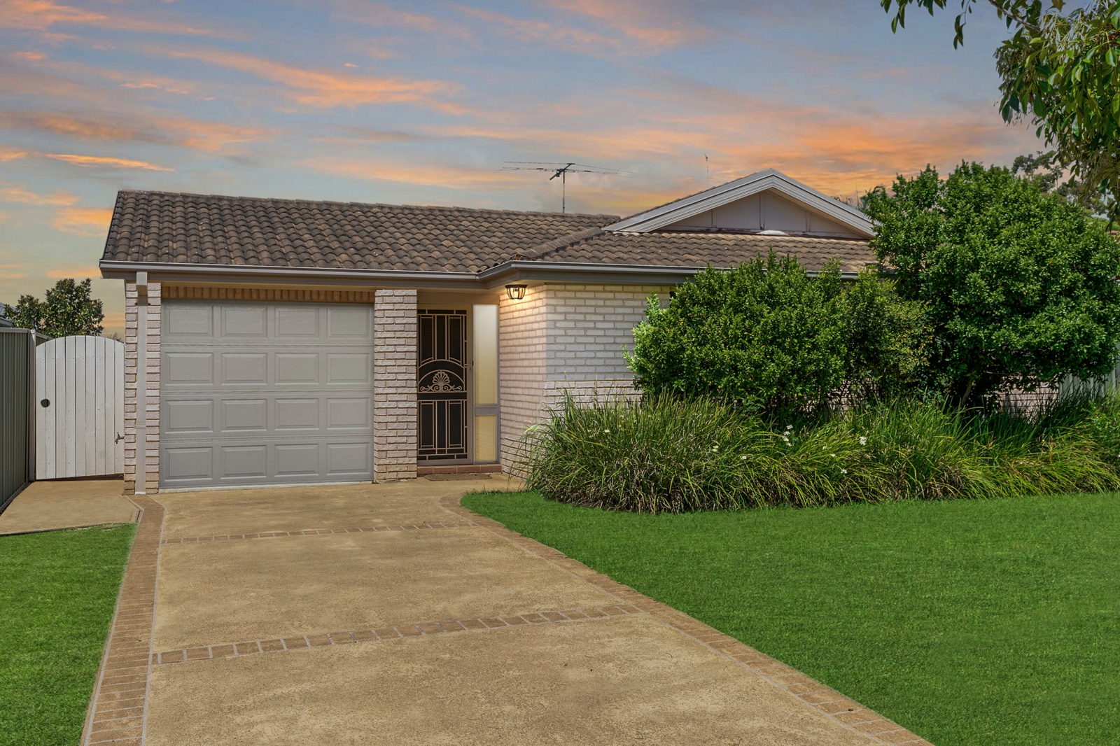 6 Wolara Avenue, GLENMORE PARK