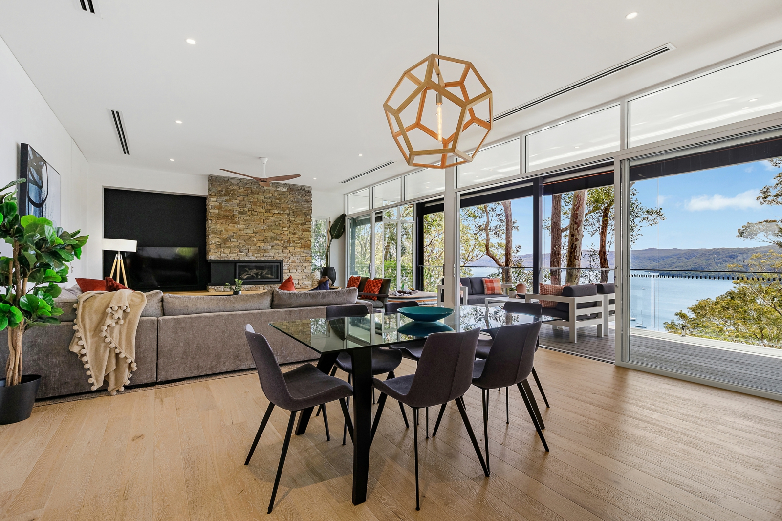 64 Riverview Road, AVALON BEACH