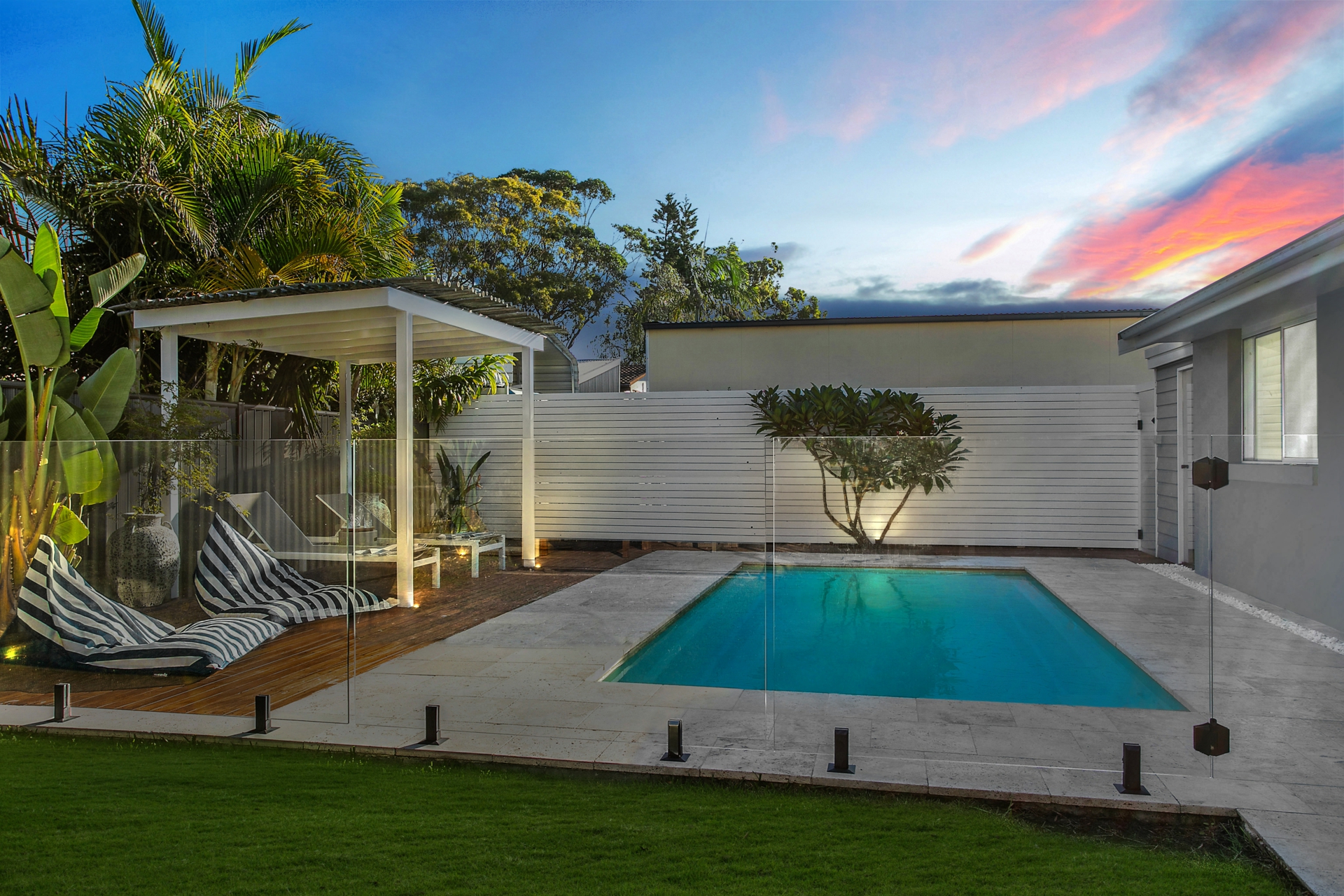 Pool 2 dusk_v5