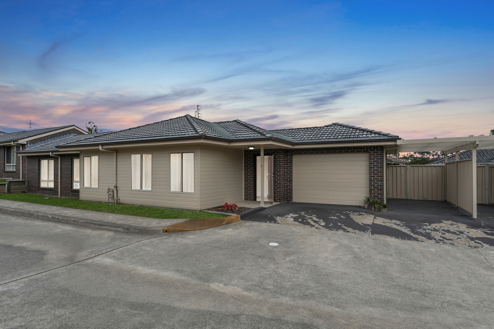 2/3 Gahnia Place, HAMLYN TERRACE