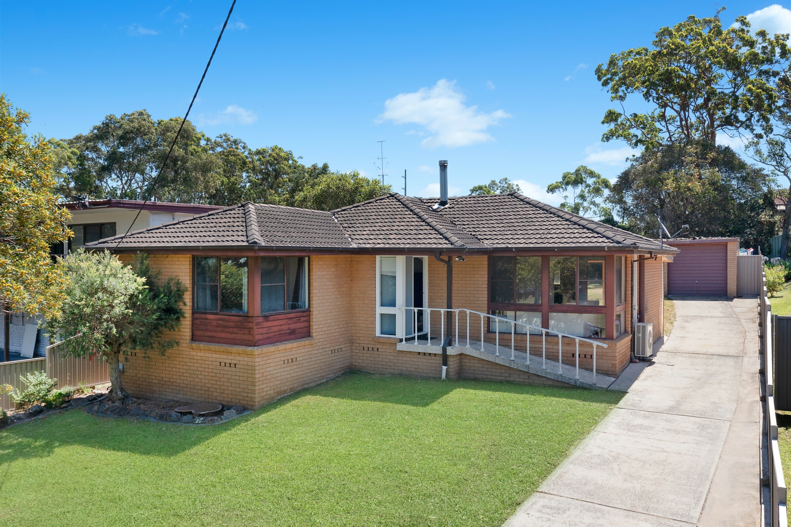 14 Parkside Drive, CHARMHAVEN
