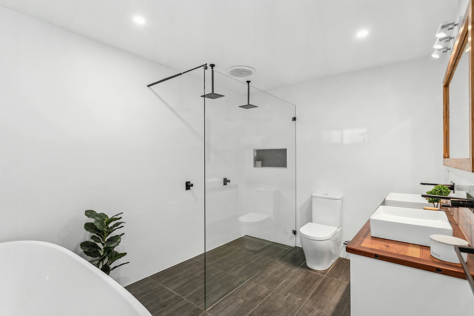 Ensuite