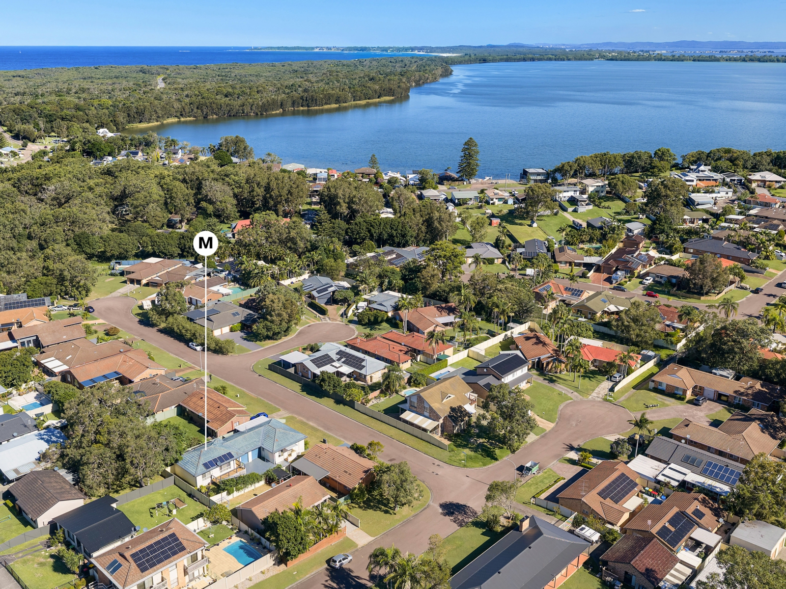 1/2 Rodney Close, LAKE MUNMORAH