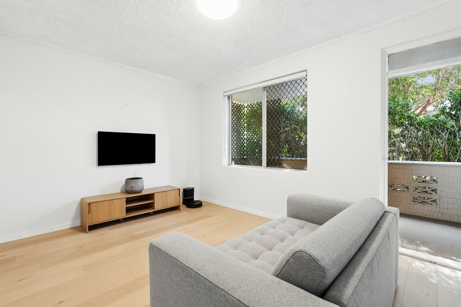 Living Room_HiRes.jpg