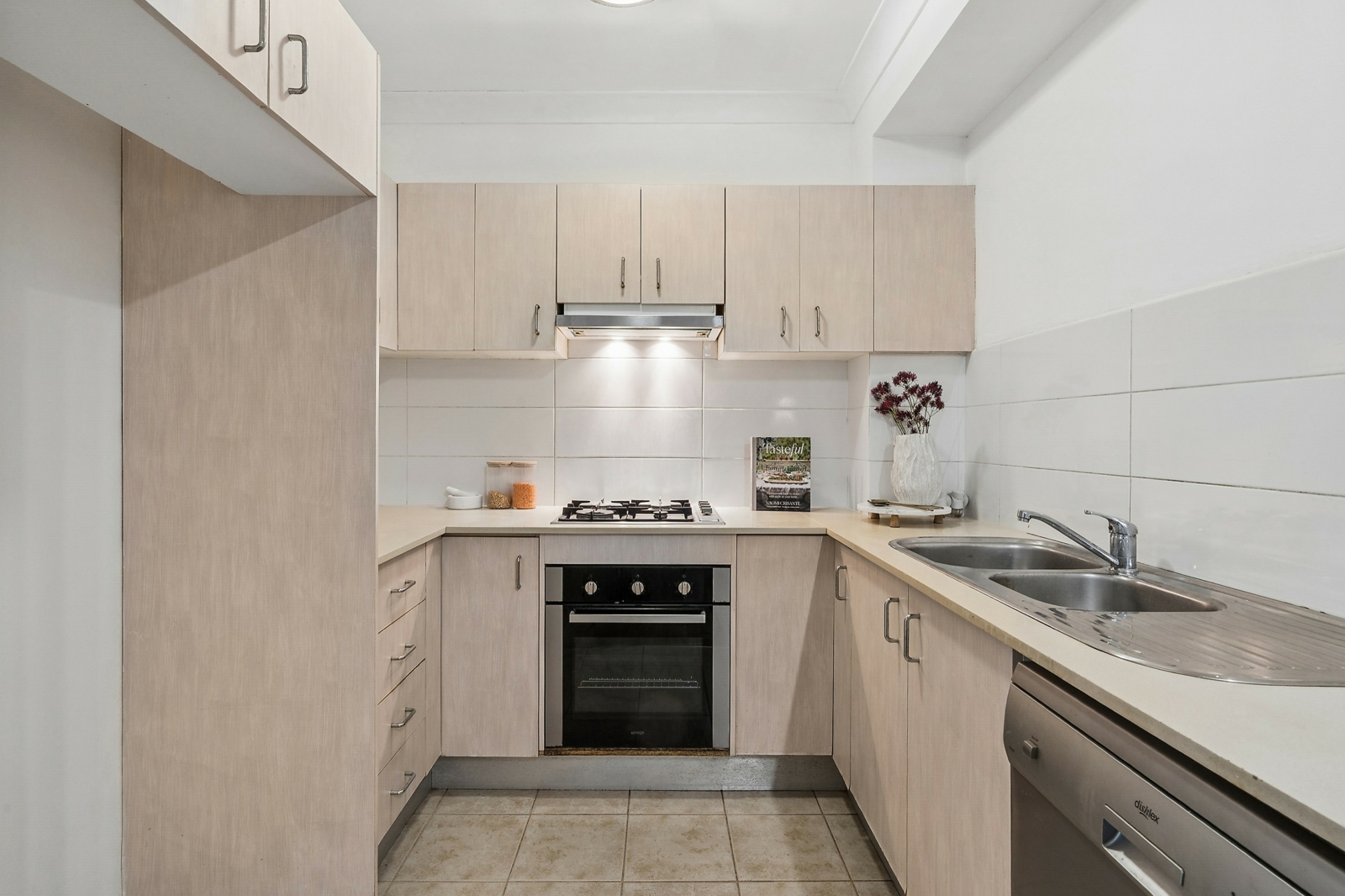 Kitchen-hires.jpg