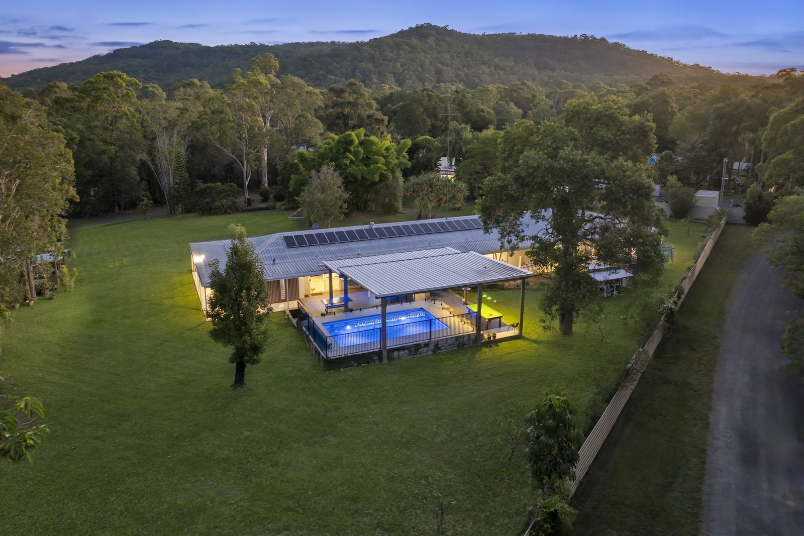 678 McKinnon Drive, COOROIBAH