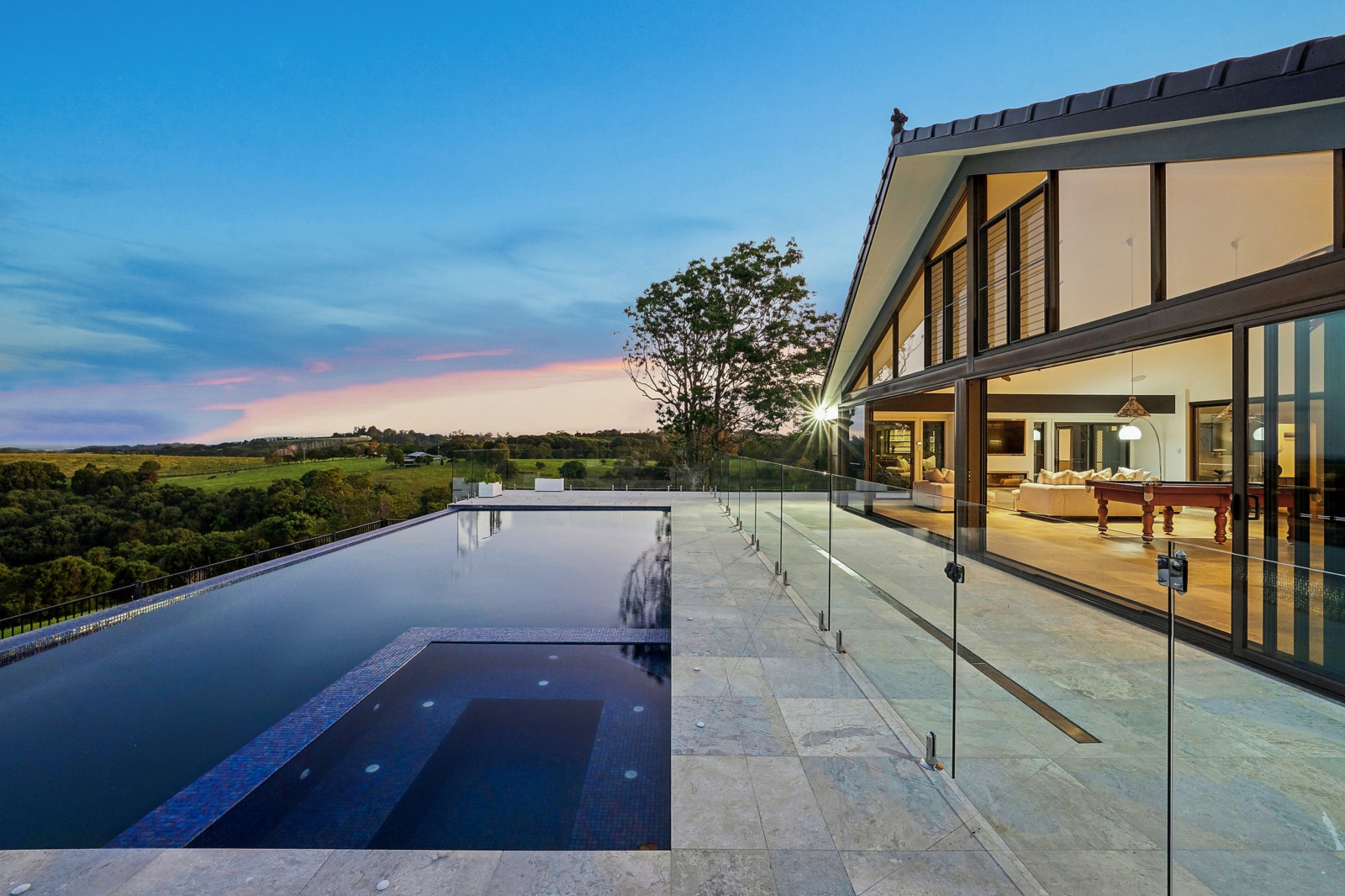 979-981 Teven Road, TUCKOMBIL