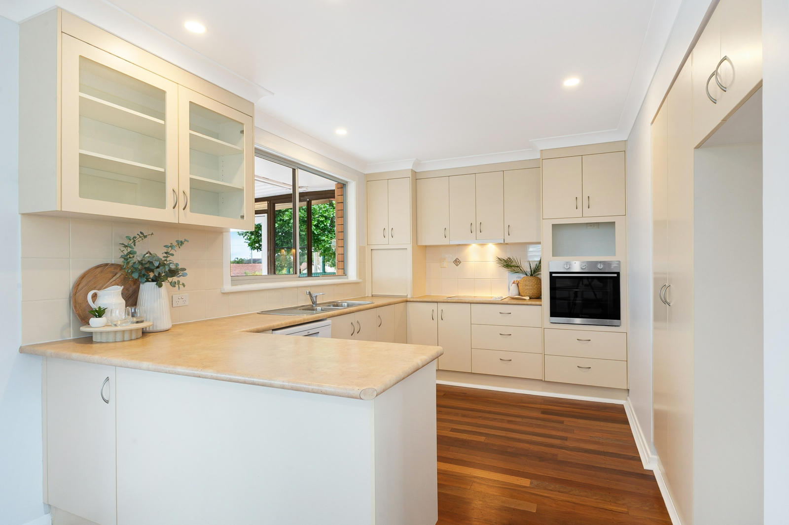 10.Kitchen.jpg