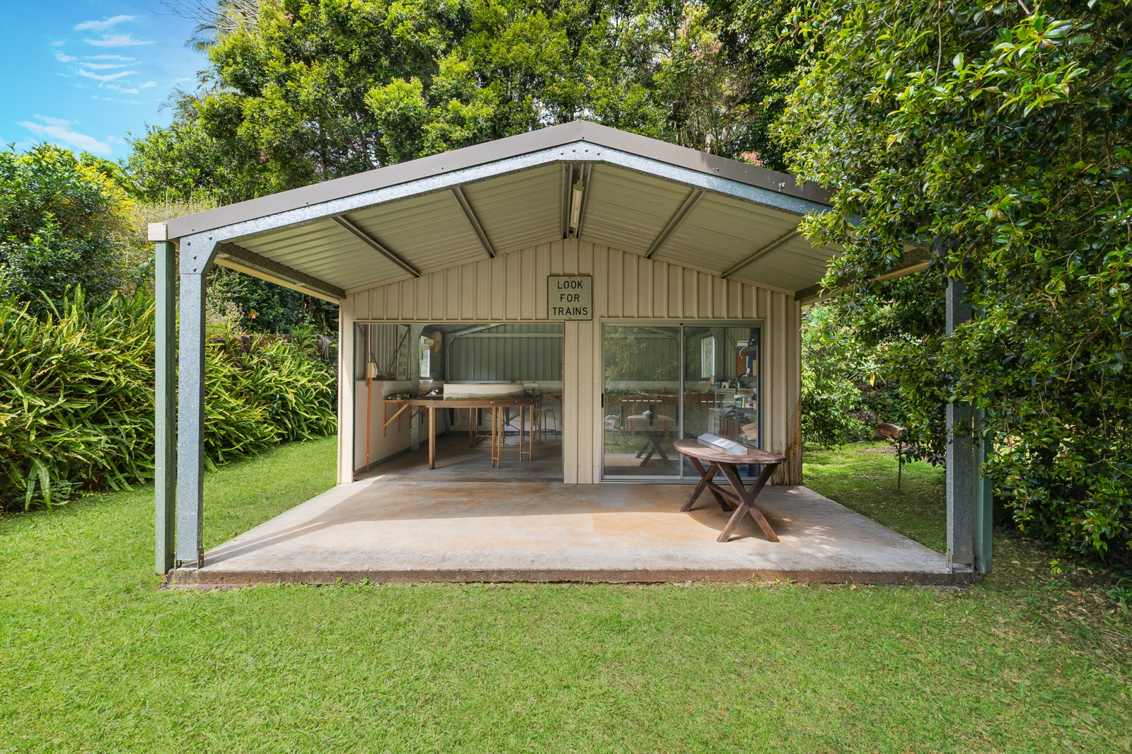 8.Shed.jpg