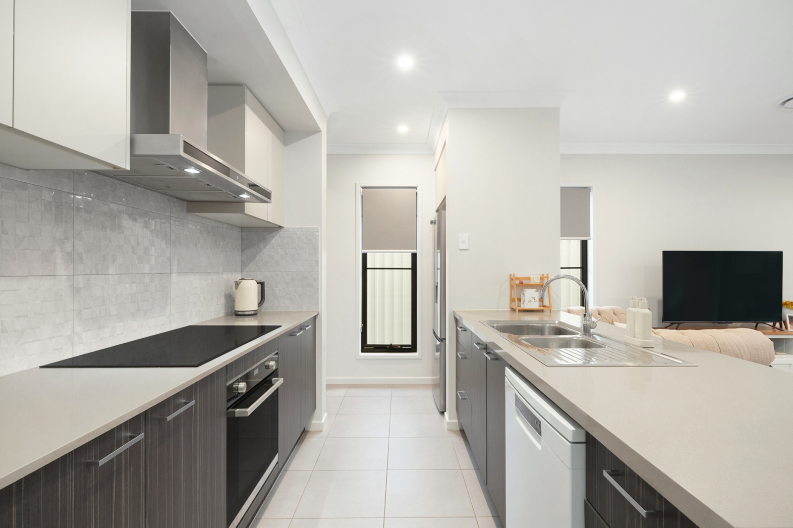 7. Kitchen.jpg
