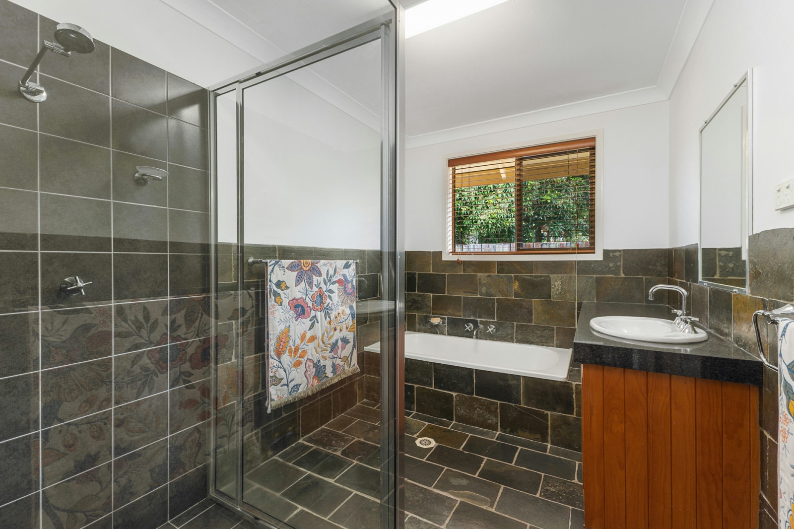 13. Bathroom.jpg