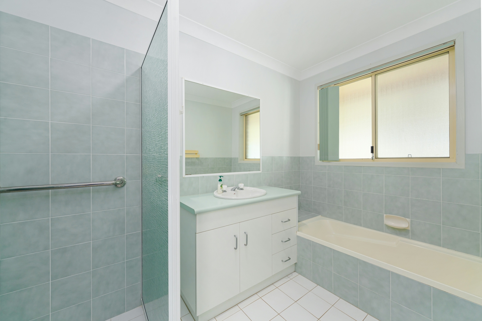 7. Bathroom.jpg
