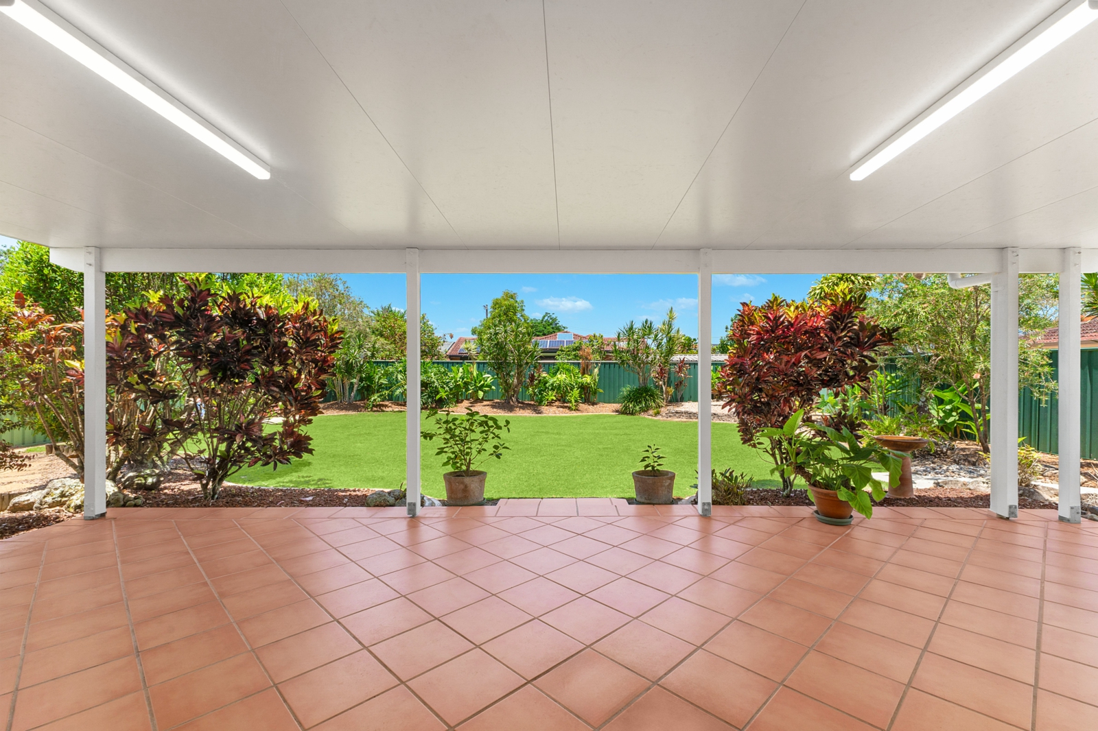 1. Alfresco.jpg