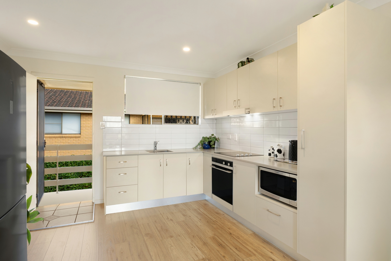 5. Kitchen.jpg