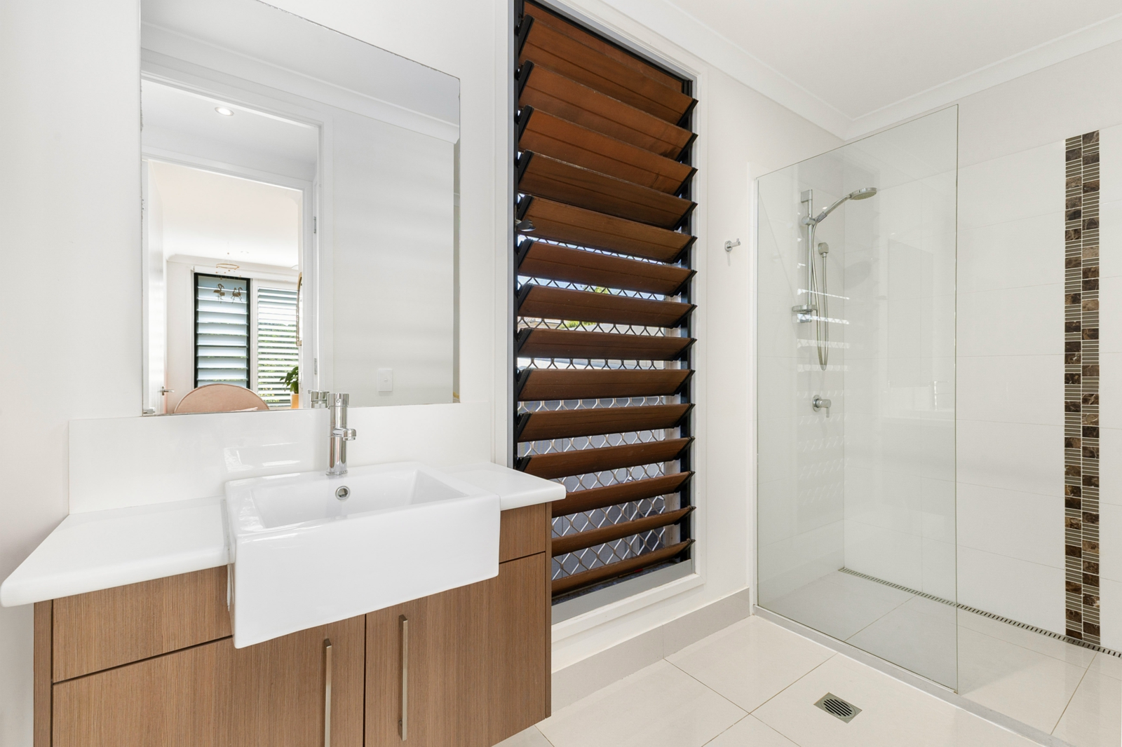 6.Bathroom.jpg
